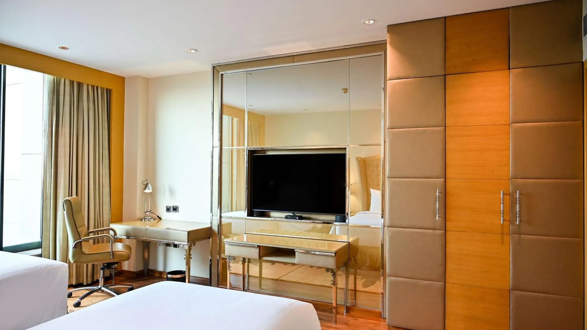 Radisson Blu Hotel New Delhi Paschim Vihar 5*, Delhi (National Capital Territory of India)