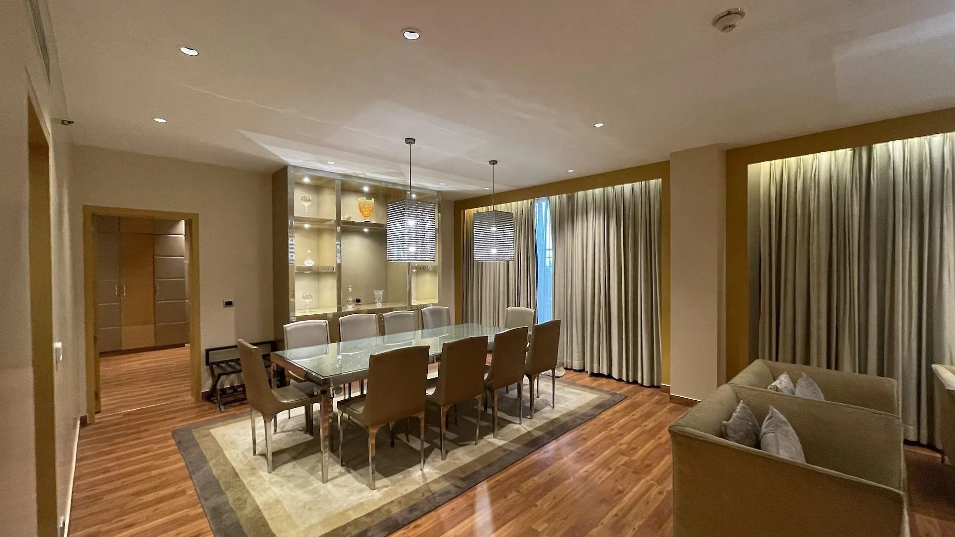 Radisson Blu Hotel New Delhi Paschim Vihar 5*, Дели Индия